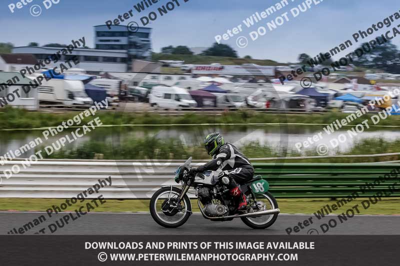 Vintage motorcycle club;eventdigitalimages;mallory park;mallory park trackday photographs;no limits trackdays;peter wileman photography;trackday digital images;trackday photos;vmcc festival 1000 bikes photographs
